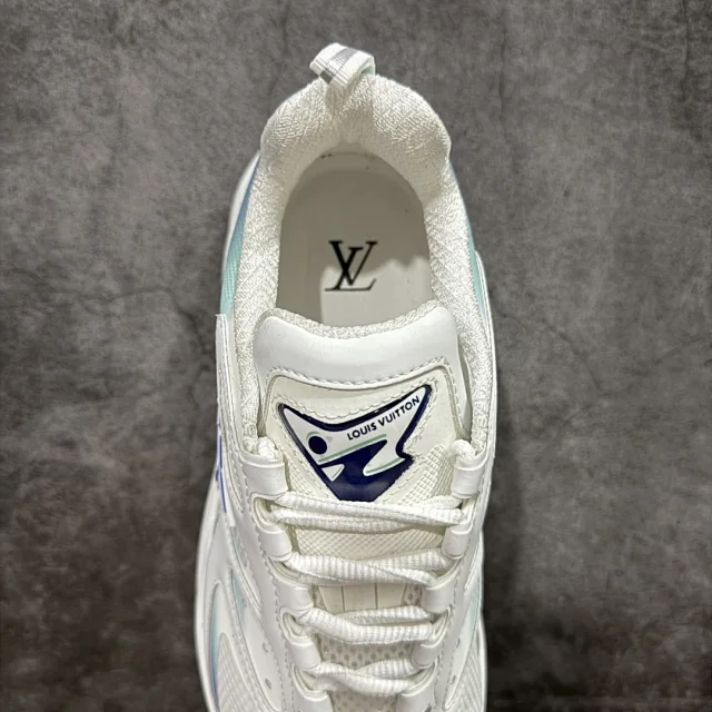 Louis Vuitton Sneakers LV Runner Tatic product detail image 5