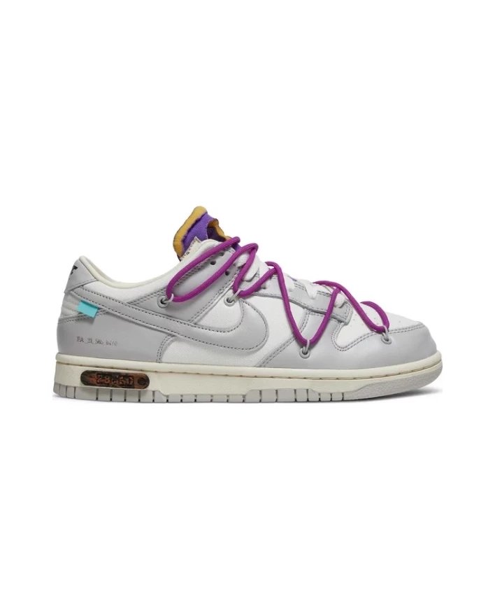 Nike Sneakers Dunk Low x Off-White with exposed lace overlay — Lot 28
