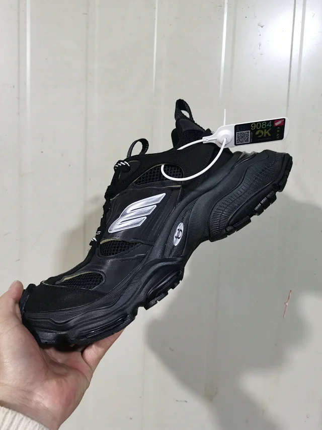 Balenciaga Sneakers Cargo Sneaker product detail image 28