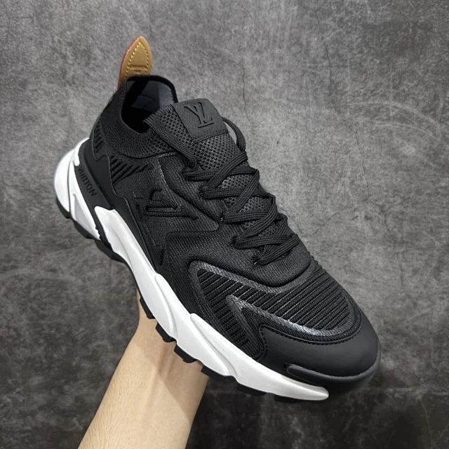 Louis Vuitton Sneakers LV Runner Tatic product detail image 83