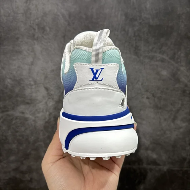 Louis Vuitton Sneakers LV Runner Tatic product detail image 8