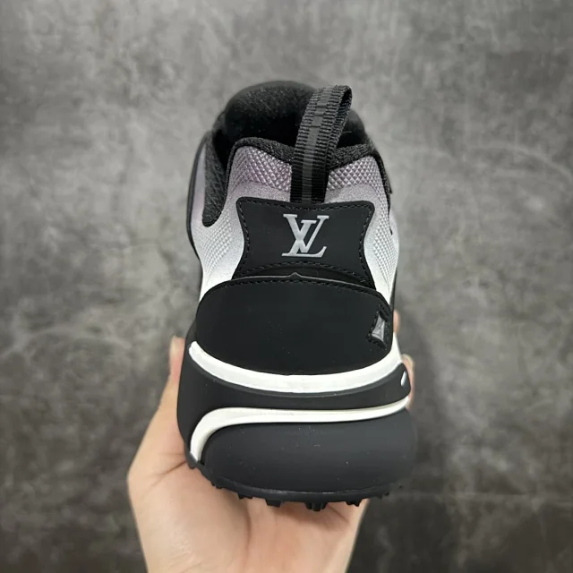 Louis Vuitton Sneakers LV Runner Tatic product detail image 53