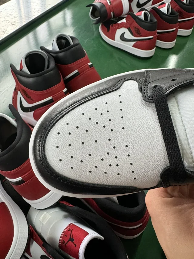 Jordan Sneakers Air 1 Mid product detail image 24