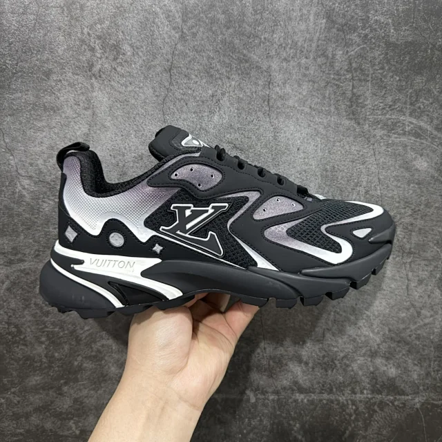 Louis Vuitton Sneakers LV Runner Tatic product detail image 46