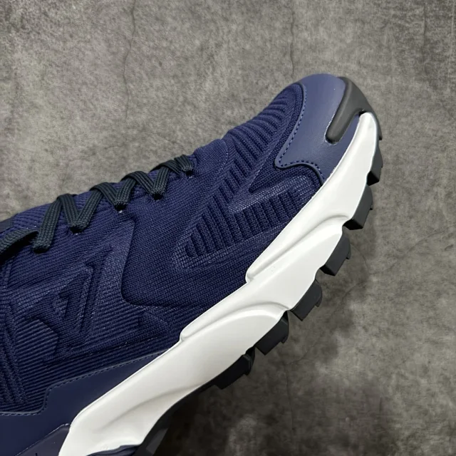 Louis Vuitton Sneakers LV Runner Tatic product detail image 60