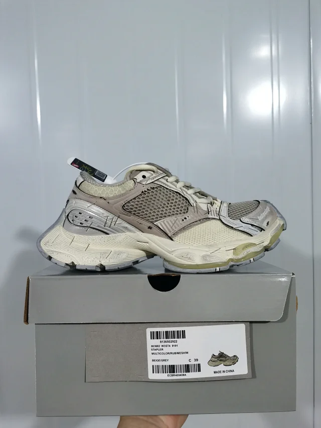 Balenciaga Sneakers Stapler product detail image 21