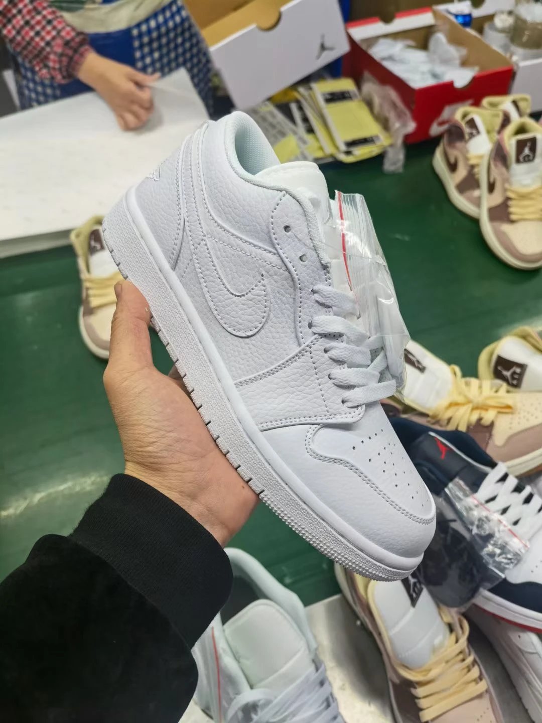 J1 低帮 12有其他配色 13