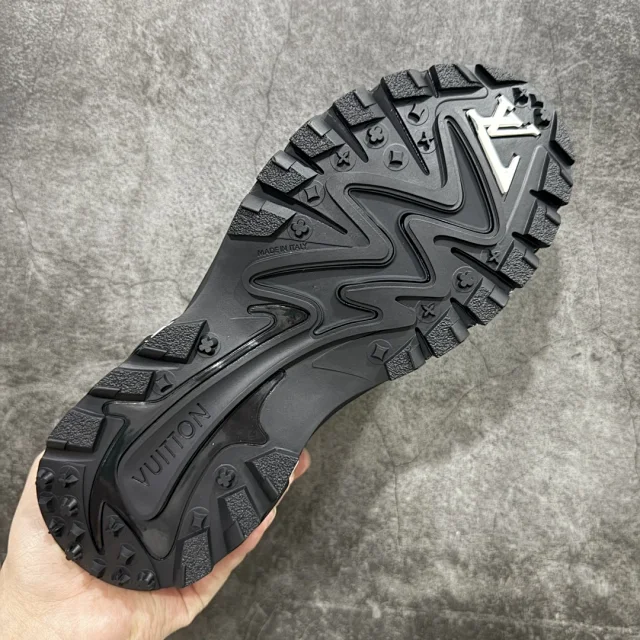 Louis Vuitton Sneakers LV Runner Tatic product detail image 54