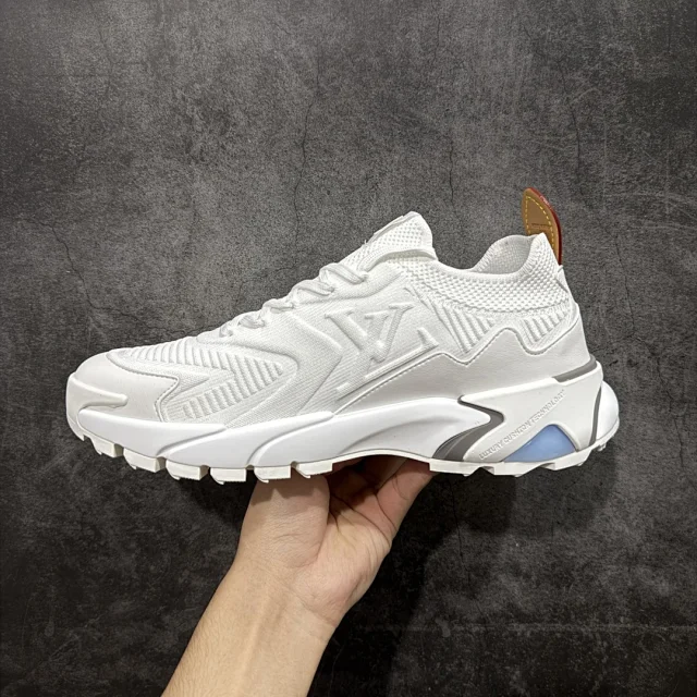 Louis Vuitton Sneakers LV Runner Tatic product detail image 75