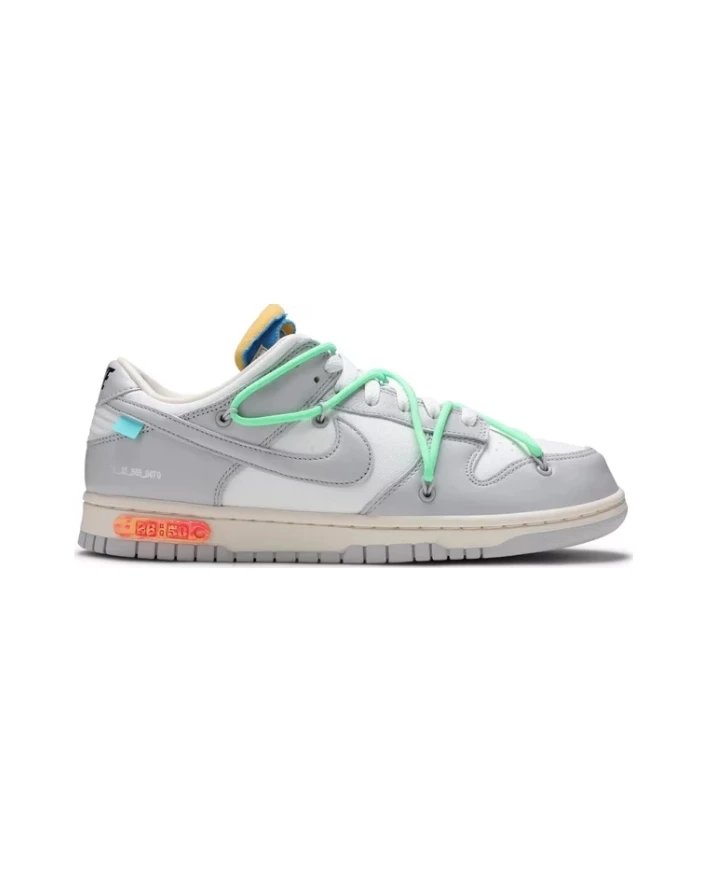 Nike Sneakers Dunk Low x Off-White with exposed lace overlay — Lot 26