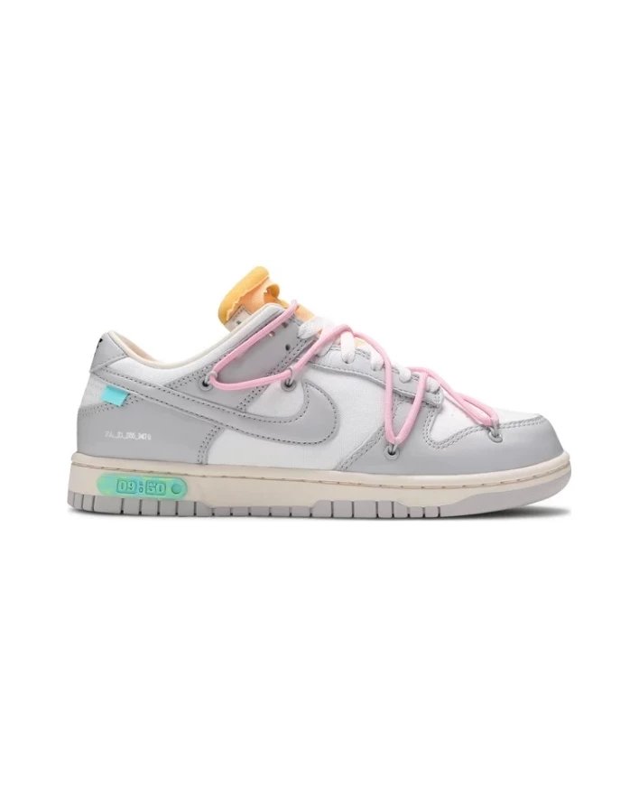 Nike Sneakers Dunk Low x Off-White with exposed lace overlay — Lot 09