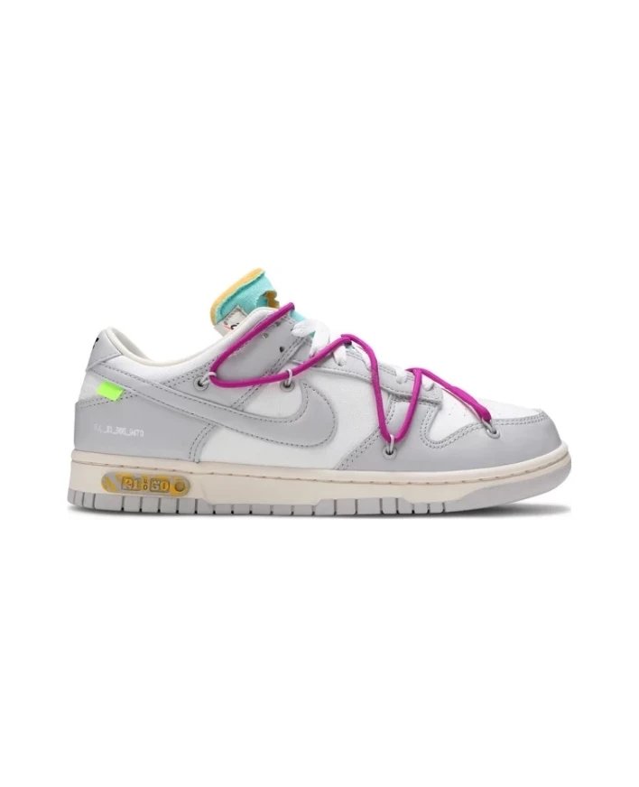Nike Sneakers Dunk Low x Off-White with exposed lace overlay — Lot 21