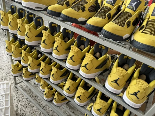 Jordan Sneakers Air 4 product detail image 20