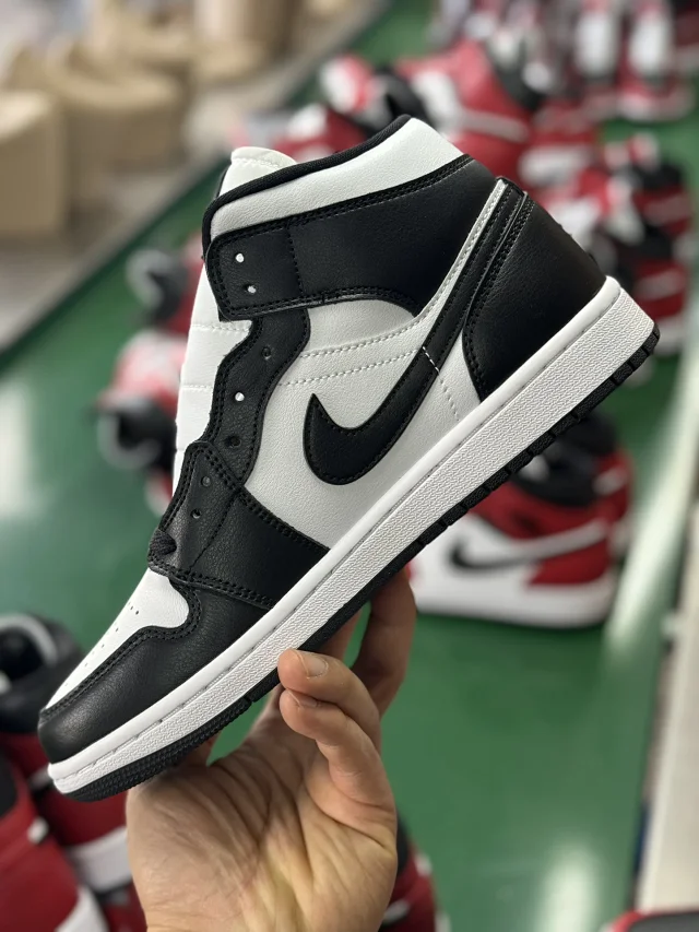 Jordan Sneakers Air 1 Mid product detail image 21