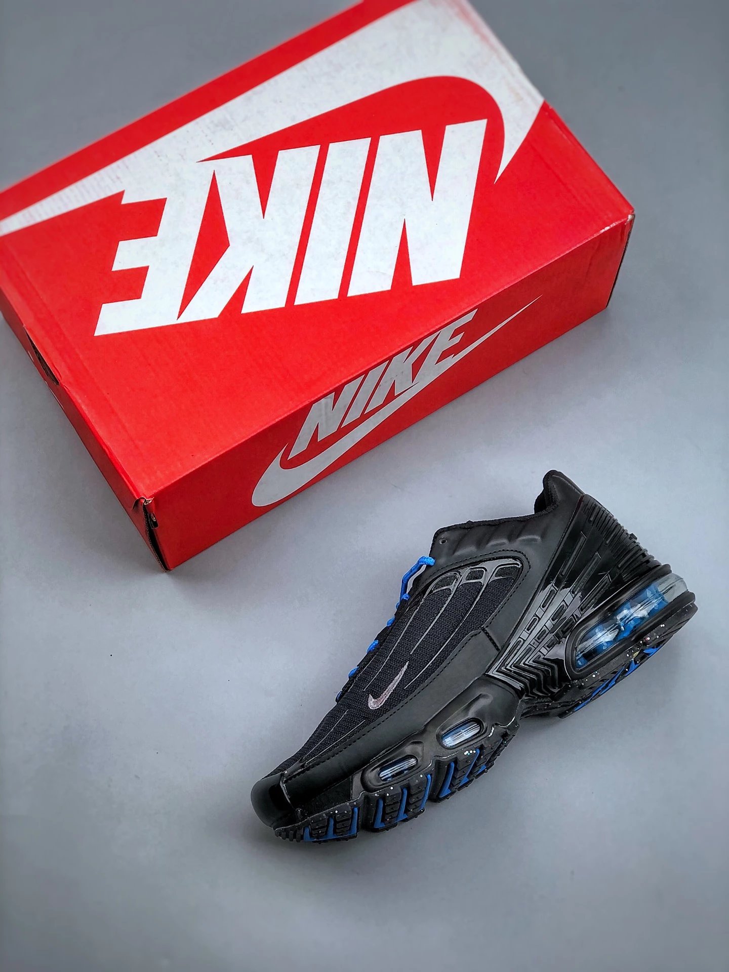 Nike Air Max Backpack - Stylish and Durable School Bag for Men and Women