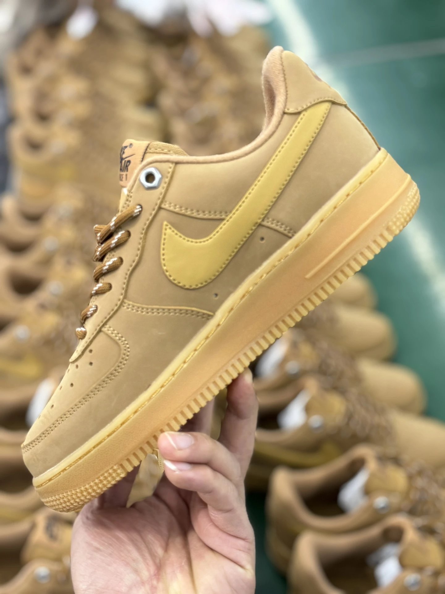 ir orce 1 Low 3 4