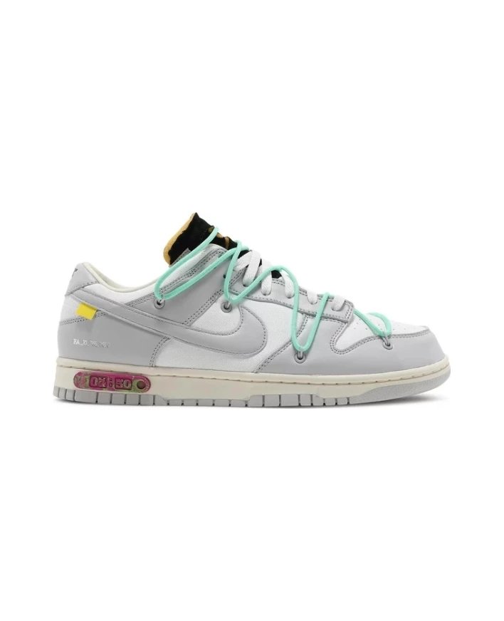 Nike Sneakers Dunk Low x Off-White with exposed lace overlay — Lot 04