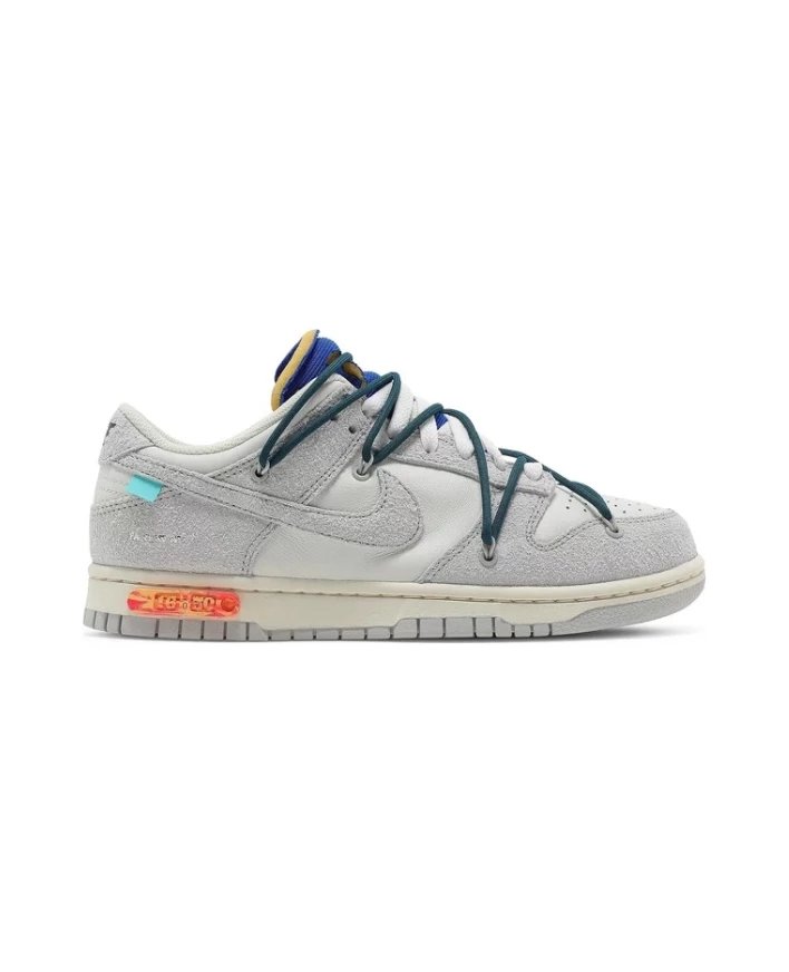 Nike Sneakers Dunk Low x Off-White with exposed lace overlay — Lot 16
