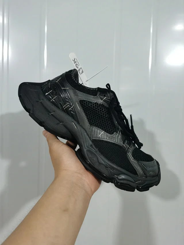 Balenciaga Sneakers Stapler product detail image 10