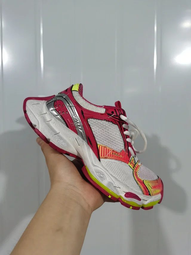 Balenciaga Sneakers Stapler product detail image 16