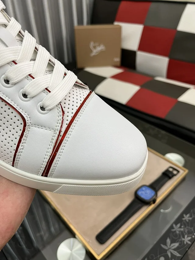 Christian Louboutin Sneakers Louis Junior Spikes low-top product detail image 60