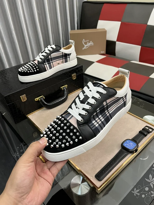 Christian Louboutin Sneakers Louis Junior Spikes low-top product detail image 28
