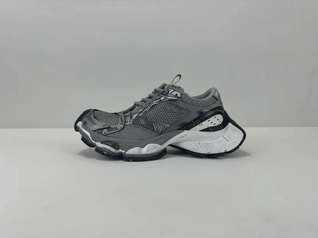 Balenciaga Sneakers Stapler product detail image 1