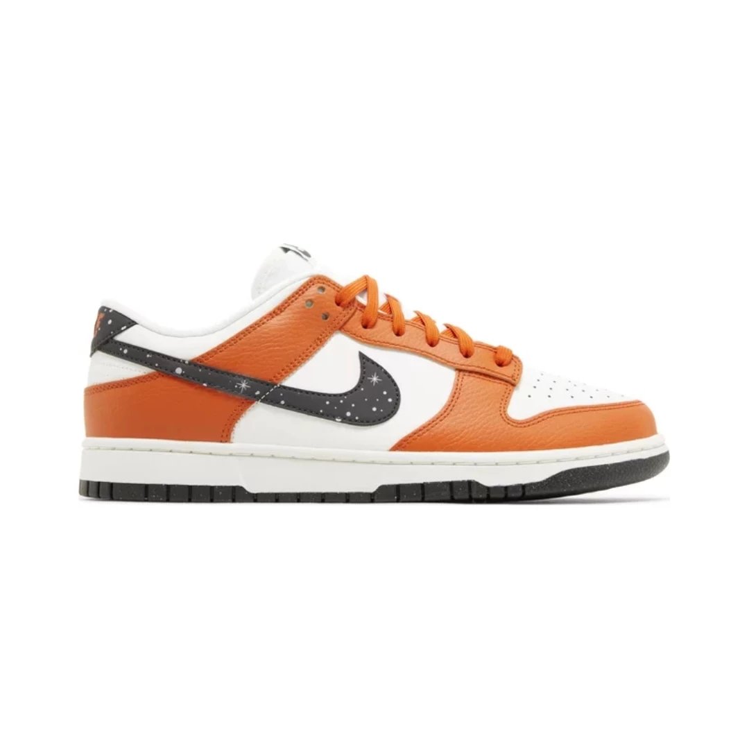 Nike Sneakers Dunk Low — Starry Swoosh