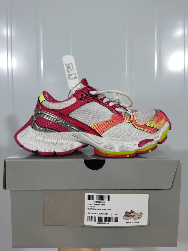 Balenciaga Sneakers Stapler product detail image 15