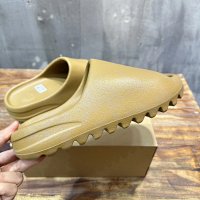Yeezy Slide — seller photo 8