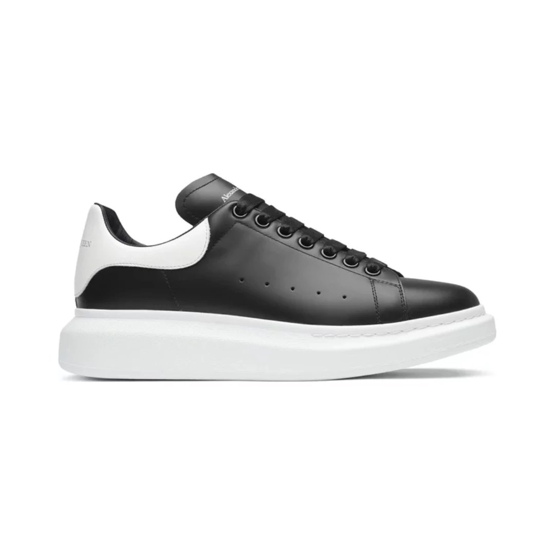 Alexander McQueen Sneakers Oversized Sneaker — Black White