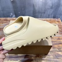 Yeezy Slide — seller photo 7