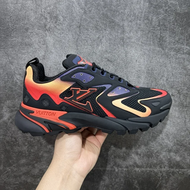 Louis Vuitton Sneakers LV Runner Tatic product detail image 10