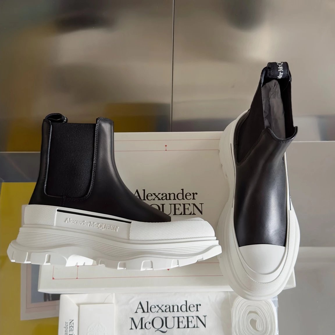 Alexander McQueen Boots Tread Slick platform Chelsea image 2