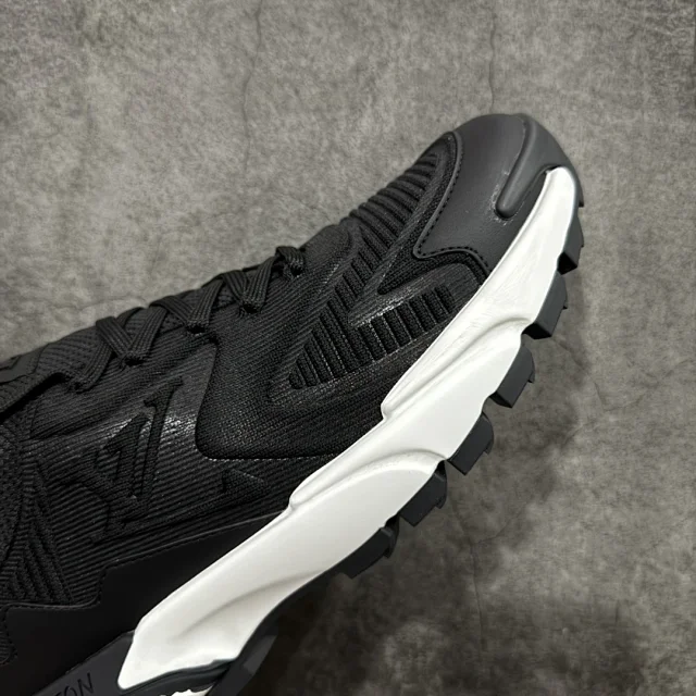 Louis Vuitton Sneakers LV Runner Tatic product detail image 87