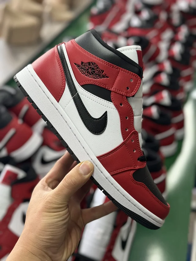 Jordan Sneakers Air 1 Mid product detail image 10