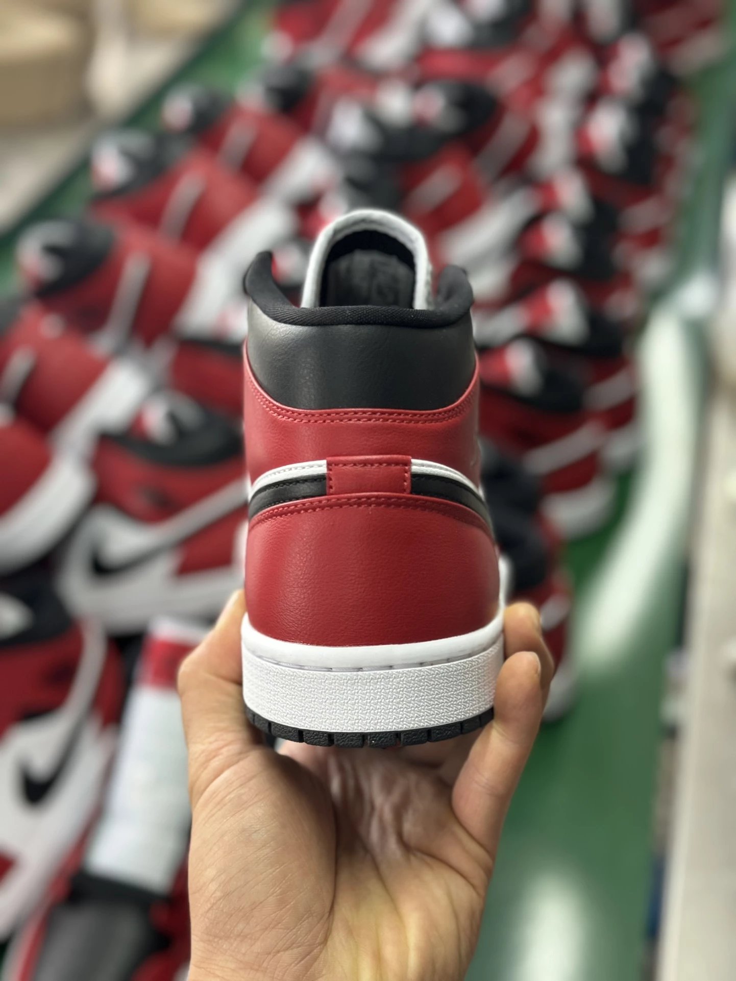 Jordan Sneakers Air 1 Mid image 9