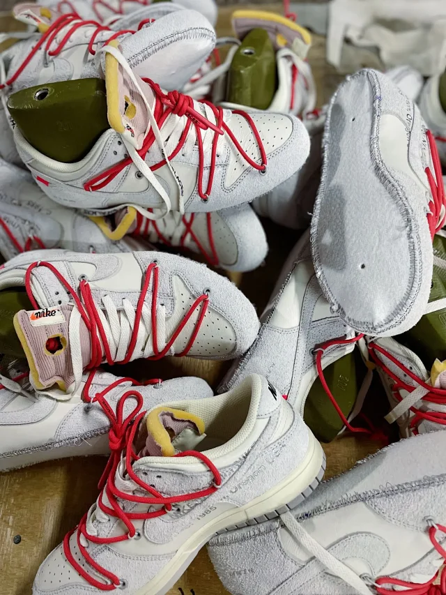 Nike Sneakers Dunk Low x Off-White with exposed lace overlay product detail image 1
