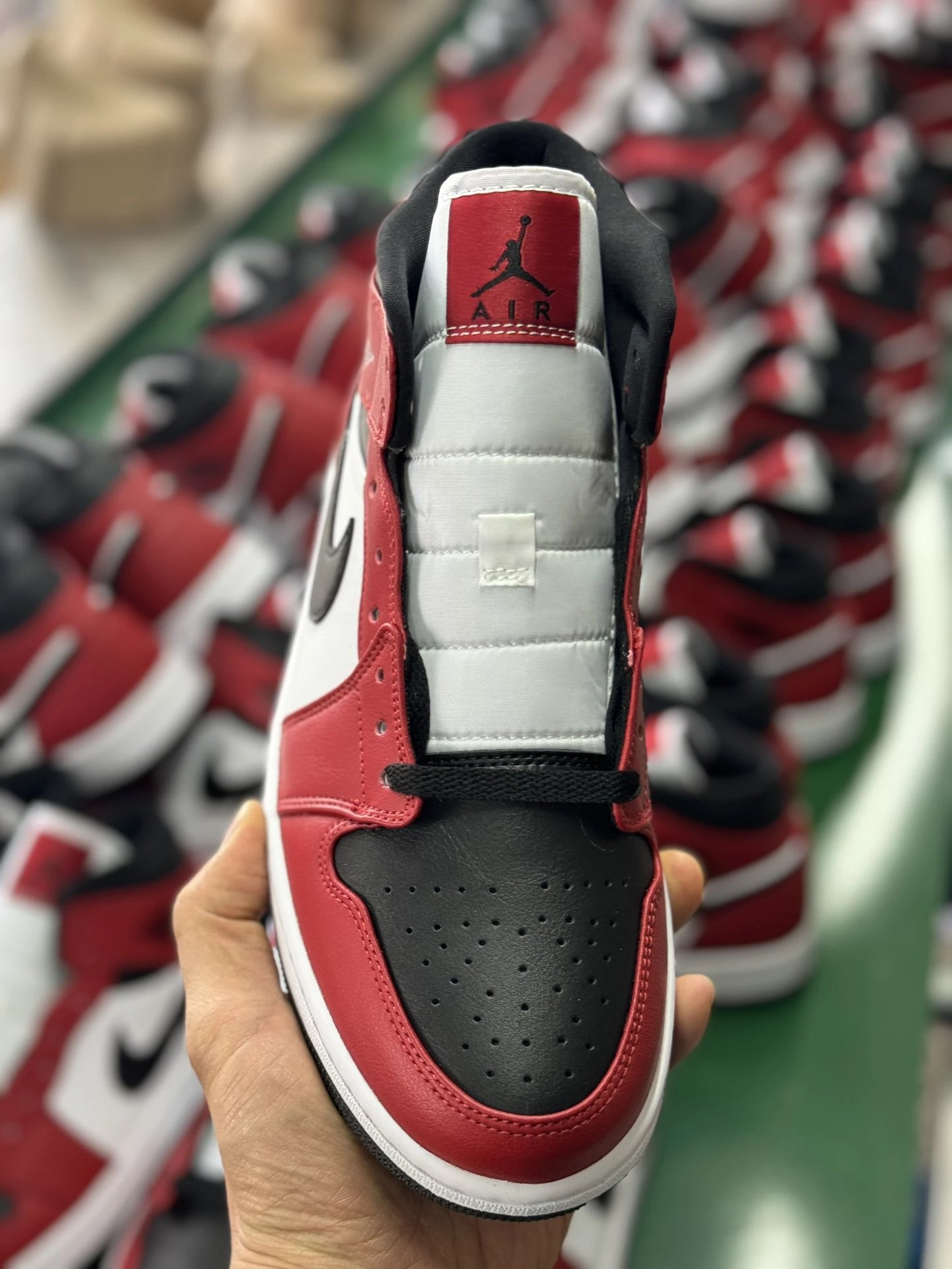 Jordan Sneakers Air 1 Mid image 7