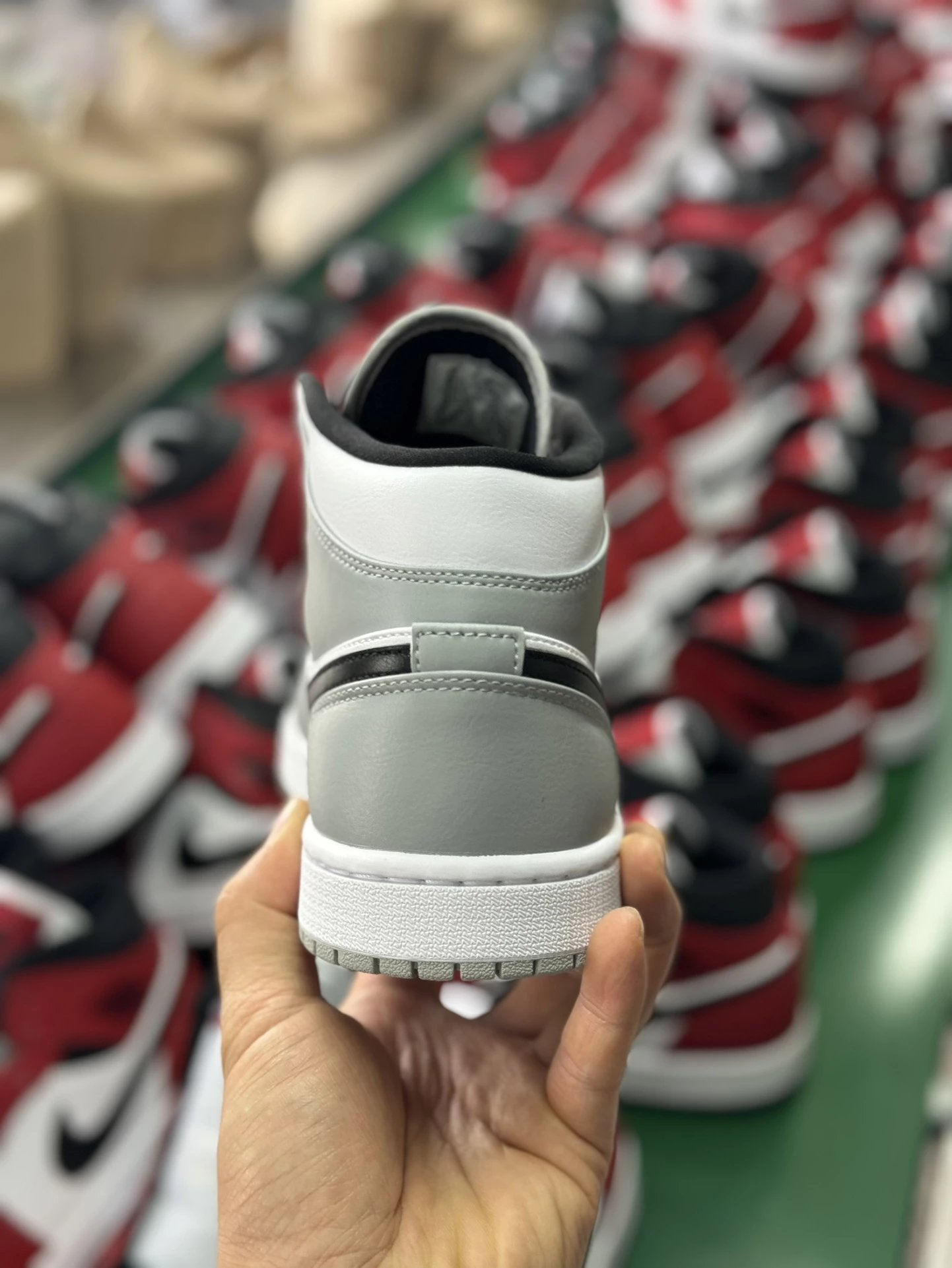 Jordan Sneakers Air 1 Mid image 14