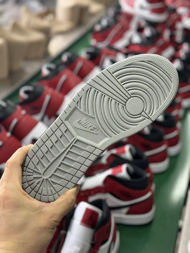 Jordan Sneakers Air 1 Mid product detail image 5