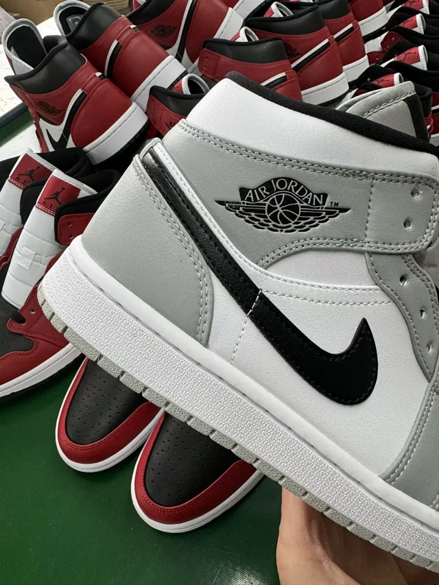 Jordan Sneakers Air 1 Mid product detail image 8