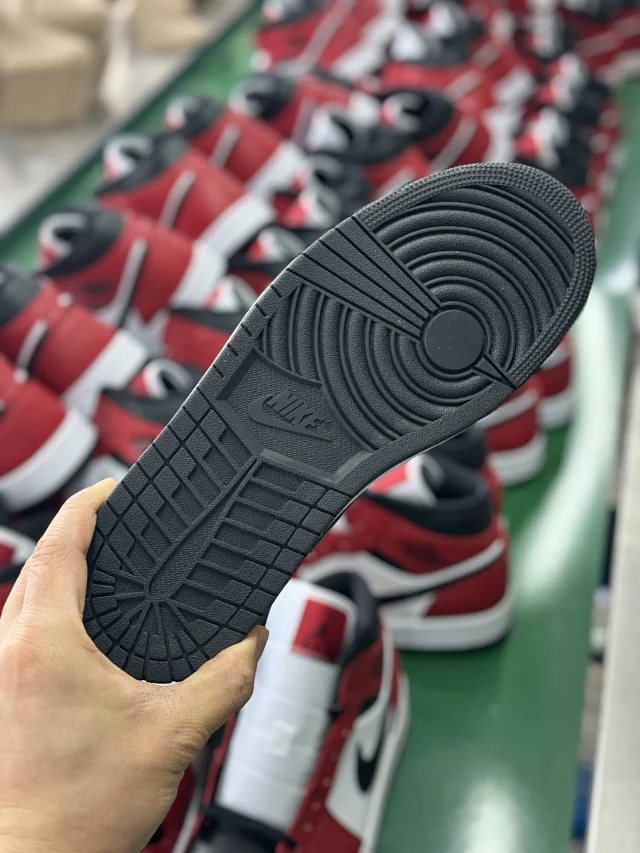 Jordan Sneakers Air 1 Mid product detail image 14
