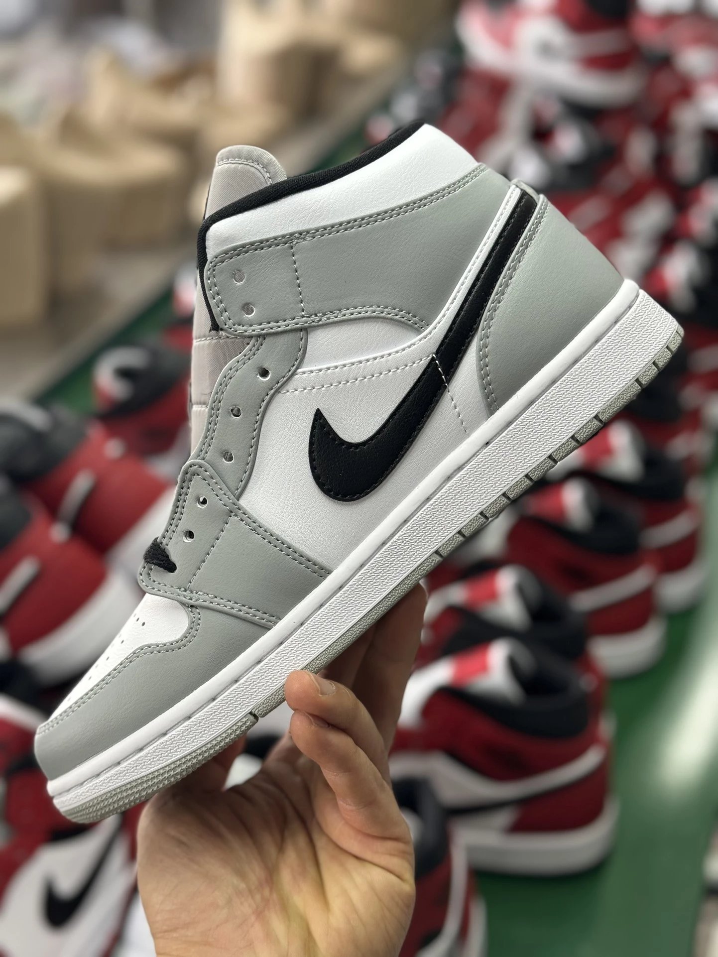 Jordan Sneakers Air 1 Mid image 13