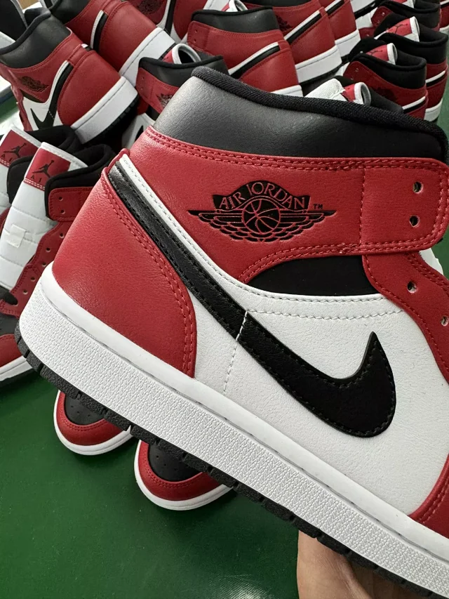 Jordan Sneakers Air 1 Mid product detail image 17