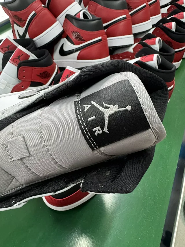 Jordan Sneakers Air 1 Mid product detail image 7