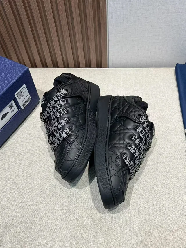 Dior Sneakers B9S quilted low-top product detail image 1