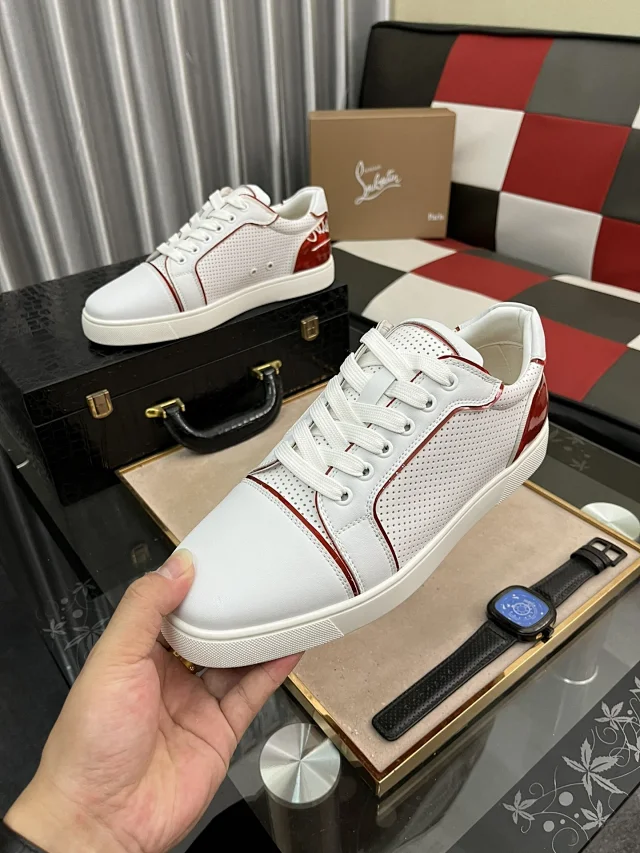 Christian Louboutin Sneakers Louis Junior Spikes low-top product detail image 55