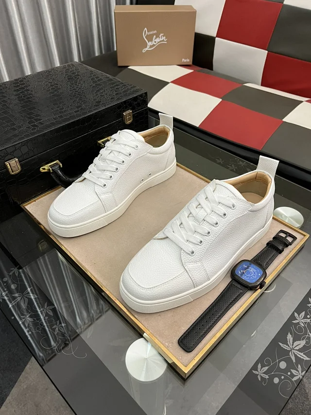 Christian Louboutin Sneakers Louis Junior Spikes low-top product detail image 20