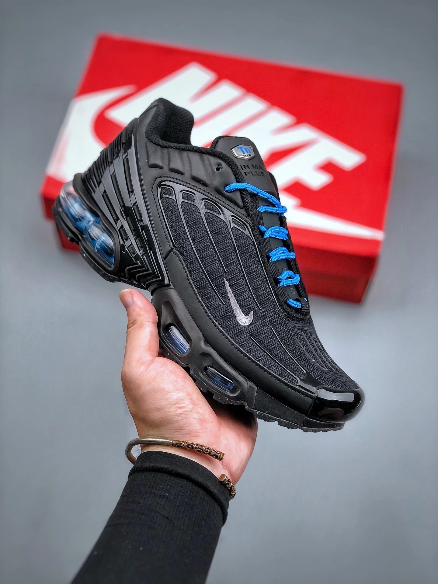 Nike Air Max Backpack - Stylish and Durable School Bag for Men and Women